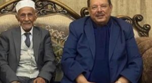 الرئيس اليمني علي ناصر محمد مع المناضل محمد الفسيل