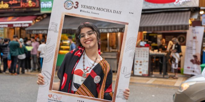 مجموعة اليمنيون الإعلامية والثقافية تكرم سفراء موكا في ماليزيا 